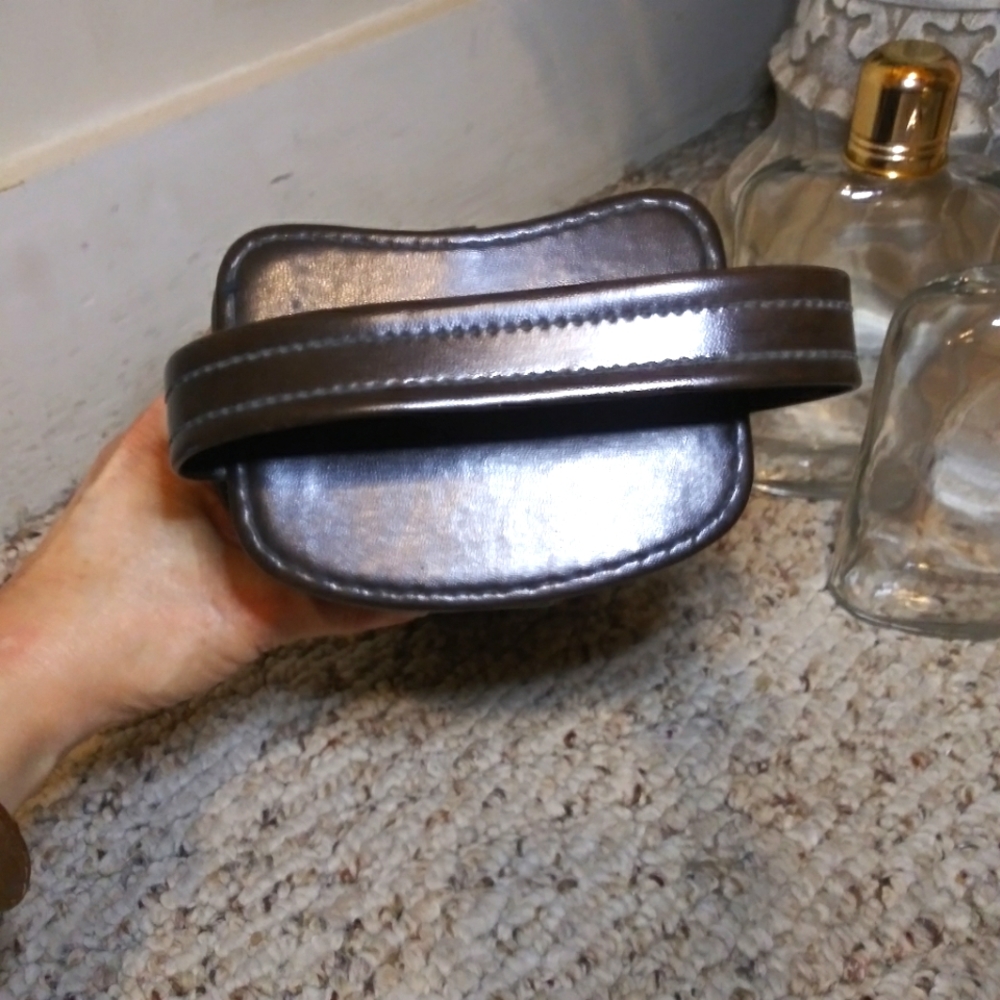 Vintage Brown Faux Leather Double Flask Carrier With Two Large Glass Flasks - Picture 2 of 13